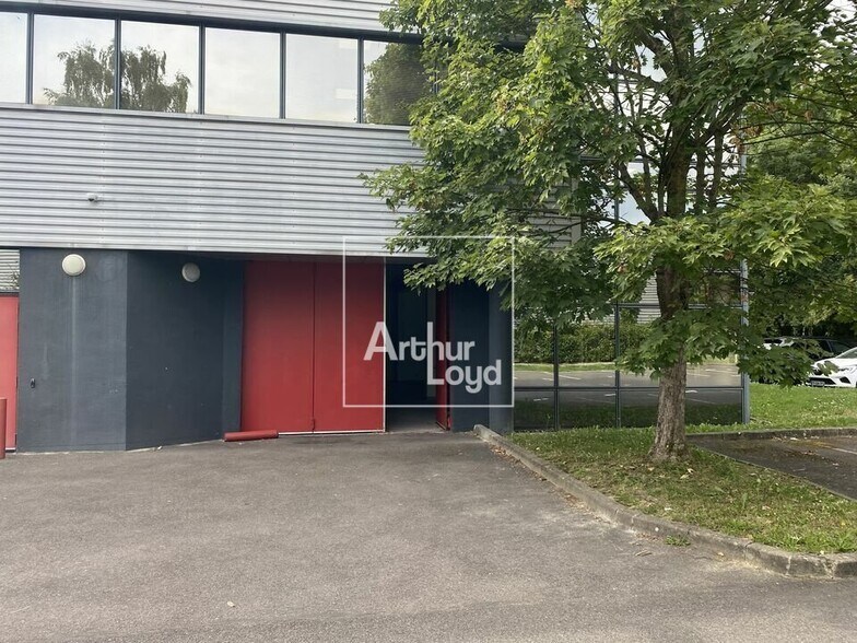 Local d’activités dans Tigery à louer - Photo de l’immeuble – Image 1 sur 5