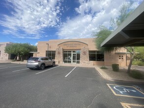 6677 W Thunderbird Rd, Glendale, AZ à louer Photo de l’immeuble– Image 1 sur 15