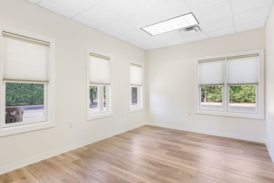 1066 Hisey Ave, Woodstock, VA à louer - Photo de l’immeuble – Image 2 sur 7