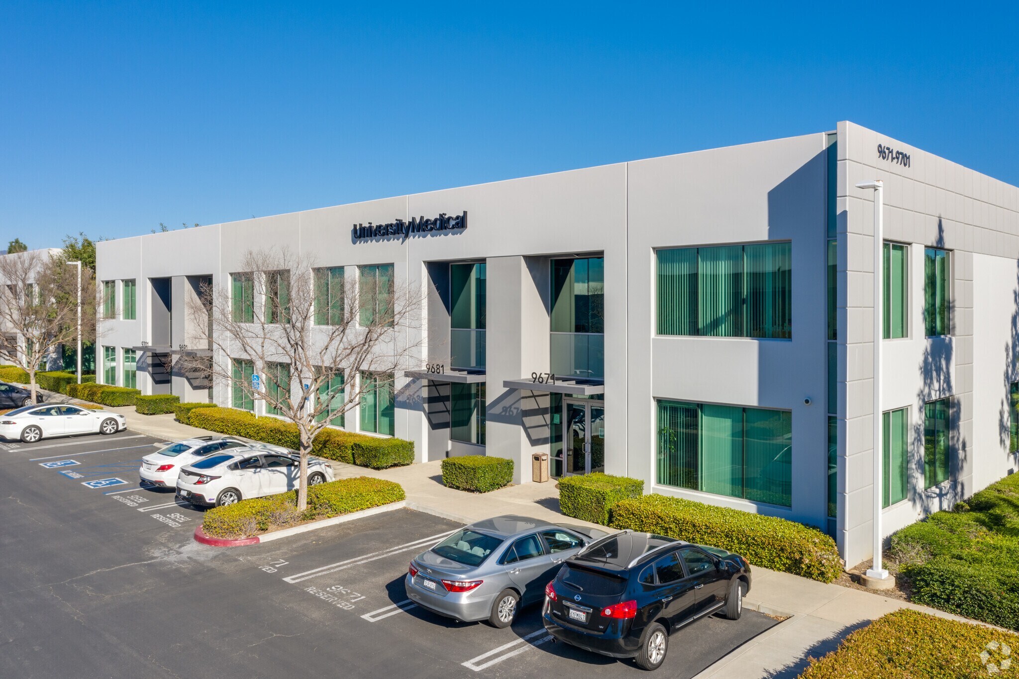 9671-9701 Irvine Center Dr, Irvine, CA à louer Photo de l’immeuble– Image 1 sur 5