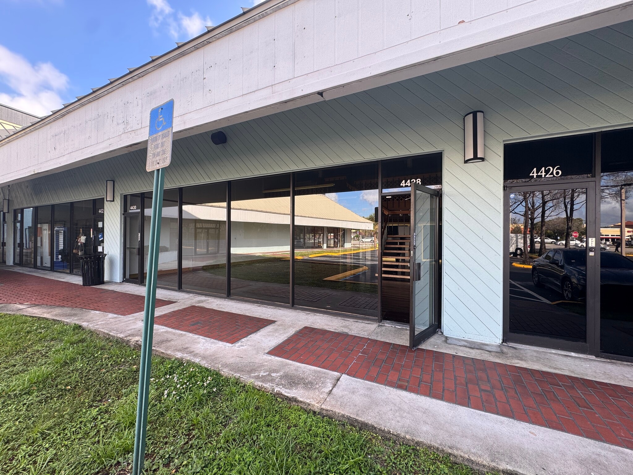 4412-4678 N University Dr, Lauderhill, FL à louer Photo intérieure– Image 1 sur 6
