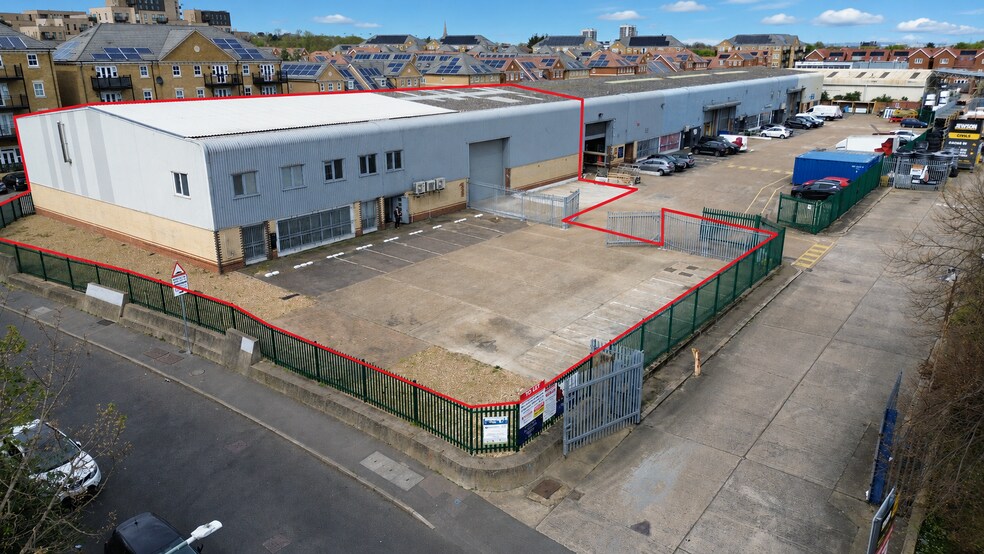 Slade Green Rd, Erith à louer - Photo de l’immeuble – Image 2 sur 10