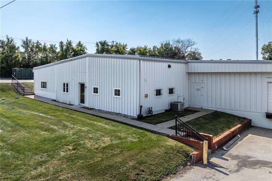3314 S Leonard Rd, Saint Joseph, MO à vendre - Photo de l’immeuble – Image 1 sur 98
