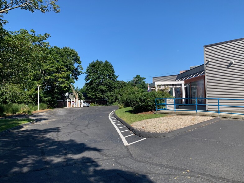 70 Boston Post Rd, Waterford, CT à louer - Photo de l’immeuble – Image 3 sur 11