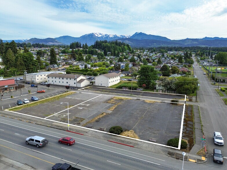 1016 E 1st St, Port Angeles, WA à vendre - Photo de l’immeuble – Image 3 sur 8