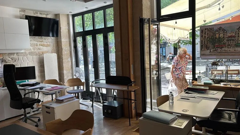 Local commercial dans Paris à louer - Photo intérieure – Image 3 sur 7