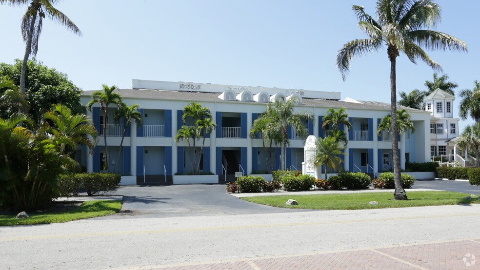 1020 8th Ave S, Naples, FL à louer - Photo de l’immeuble – Image 2 sur 7