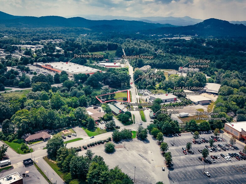 99999 Signal Hill Road, Hendersonville, NC à vendre - Photo de l’immeuble – Image 3 sur 6