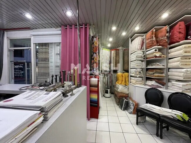 Plus de détails pour Local commercial à louer