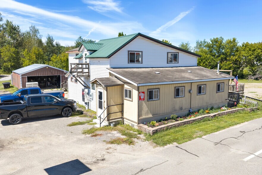 621 Bissell St, White Lake, WI à vendre - Photo de l’immeuble – Image 2 sur 23