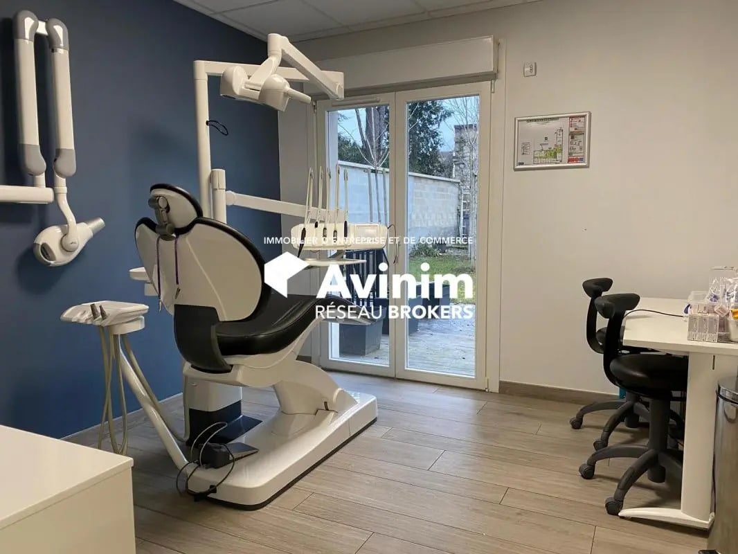 Local d’activités dans Chantilly à louer Photo intérieure– Image 1 sur 6