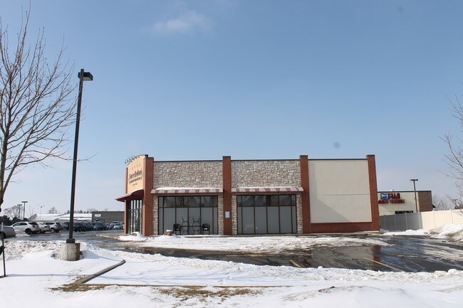 1620 S Kellogg Ave, Ames, IA à louer - Photo de l’immeuble – Image 2 sur 13