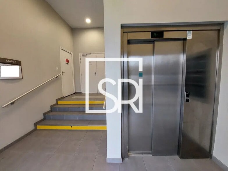 Bureau dans Clermont-Ferrand à louer - Photo de l’immeuble – Image 2 sur 10