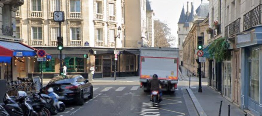 Local commercial dans Paris à louer Aérien– Image 1 sur 3