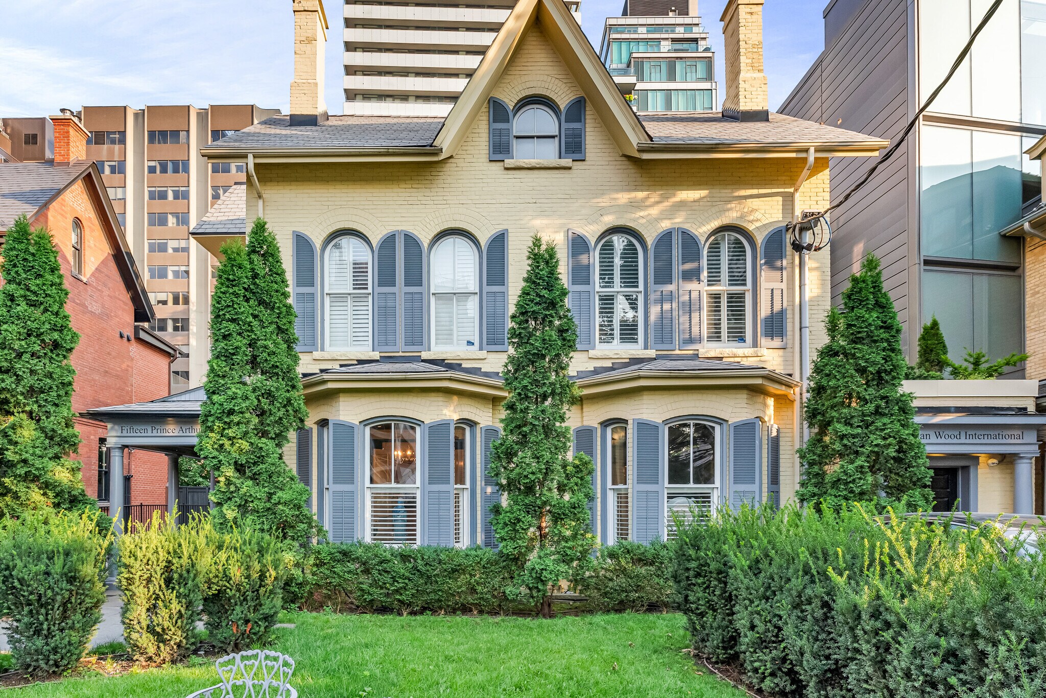 15 Prince Arthur Ave, Toronto, ON à louer Photo principale– Image 1 sur 29