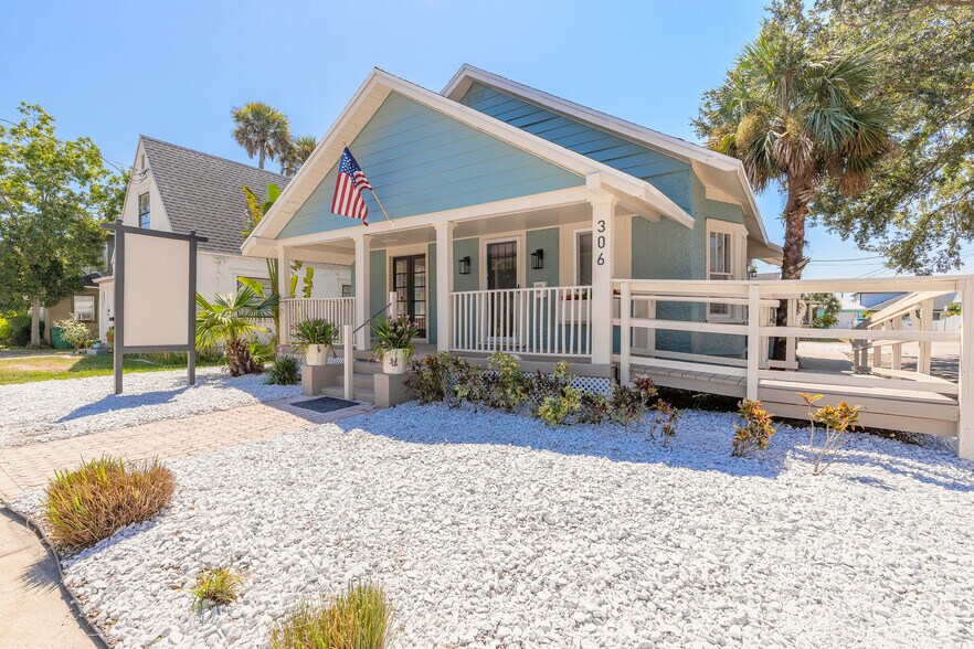 306 Washington St, New Smyrna Beach, FL à vendre - Photo de l’immeuble – Image 2 sur 45