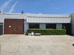 16141 Leadwell St, Van Nuys, CA à louer Photo intérieure– Image 1 sur 3