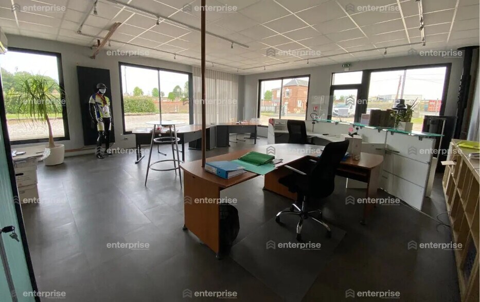 Local d'activités dans Méru à vendre - Photo de l’immeuble – Image 3 sur 4