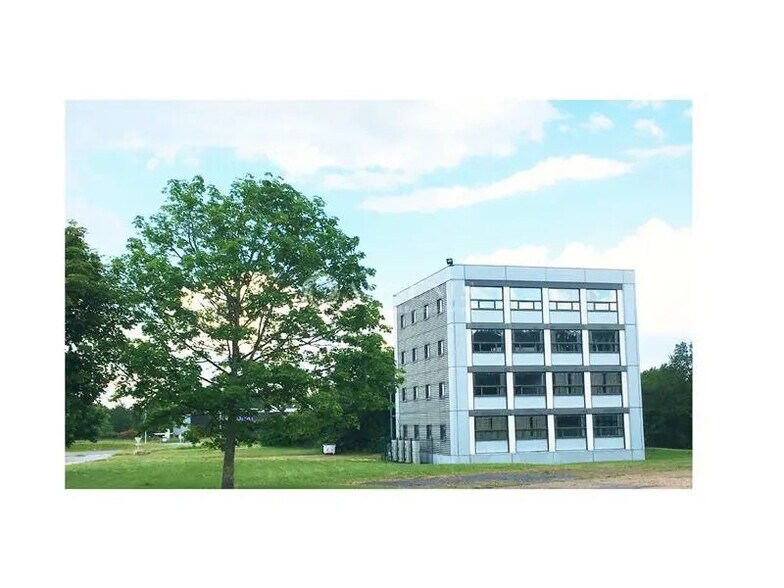 Bureau dans Vendôme à louer - Photo de l’immeuble – Image 1 sur 5