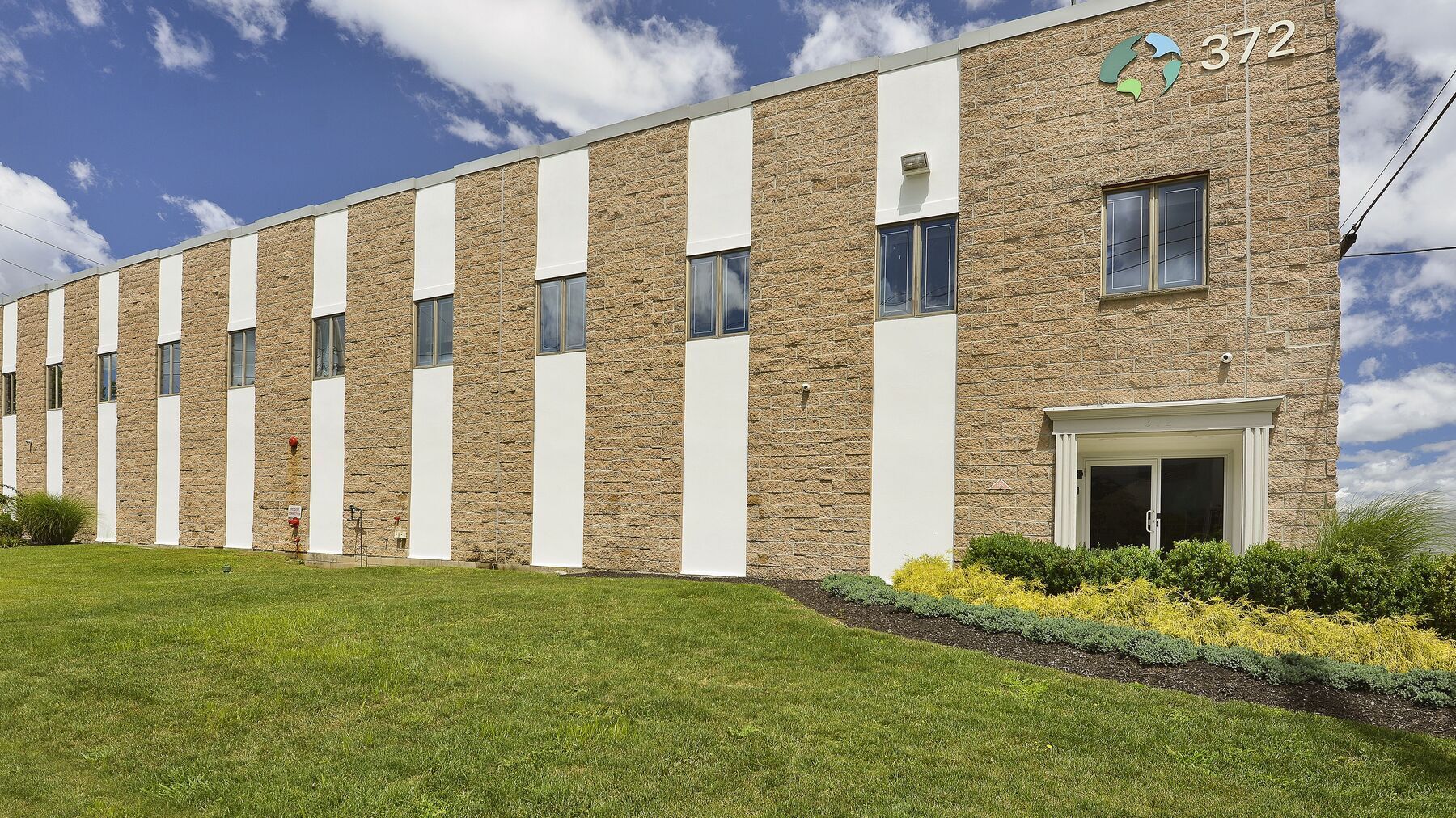 372 Starke Rd, Carlstadt, NJ à louer Photo de l’immeuble– Image 1 sur 5