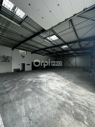 Plus de détails pour Bureau, Local d'activités à louer