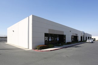 Plus de détails pour 350 S Maple St, Corona, CA - Industriel/Logistique à louer