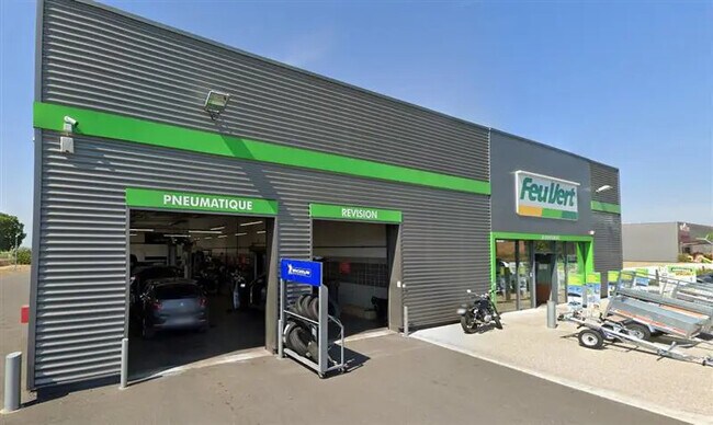 Plus de détails pour Local d’activités à vendre
