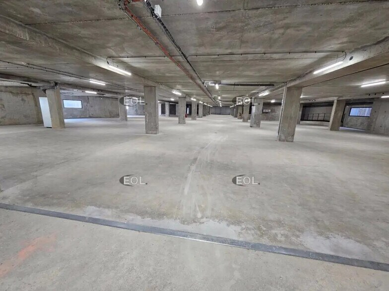 Industriel/Logistique dans Ivry-sur-Seine à louer - Photo de l’immeuble – Image 2 sur 14