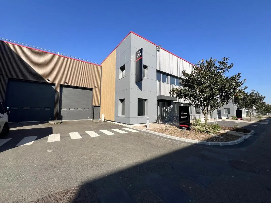 Local d’activités dans Le Blanc-Mesnil à louer Photo de l’immeuble– Image 1 sur 7