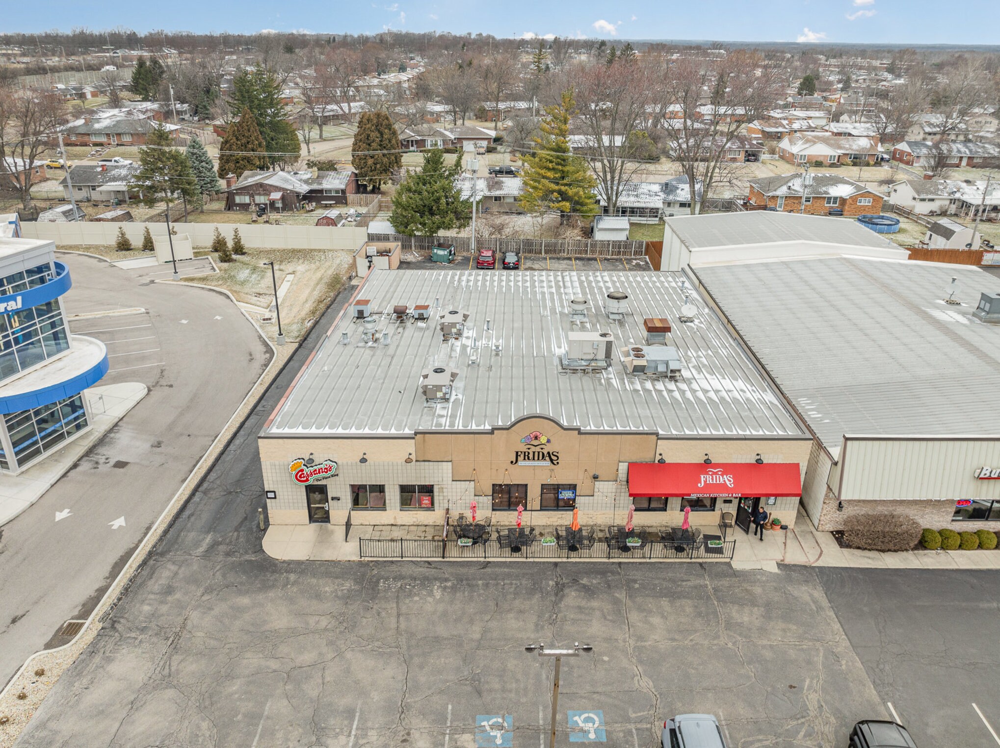 965-975 W Main St, Tipp City, OH à vendre Photo de l’immeuble– Image 1 sur 21