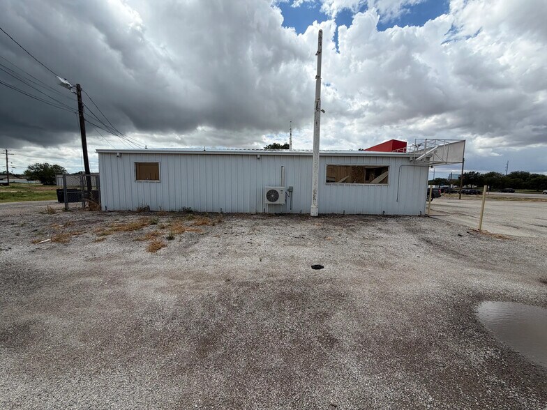3917 1st St, Abilene, TX à louer - Photo de l’immeuble – Image 3 sur 17
