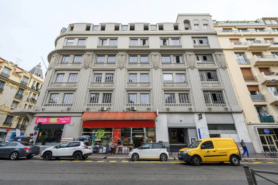 81 Rue De France, Nice à louer - Photo de l’immeuble – Image 2 sur 20