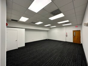 381 N Krome Ave, Homestead, FL à louer Photo intérieure– Image 1 sur 2