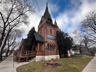 Plus de détails pour 1102 N 21st St, Milwaukee, WI - Spécialisé à vendre