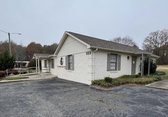 109 Navajo Trl, Indian Trail, NC à louer - Photo de l’immeuble – Image 2 sur 10