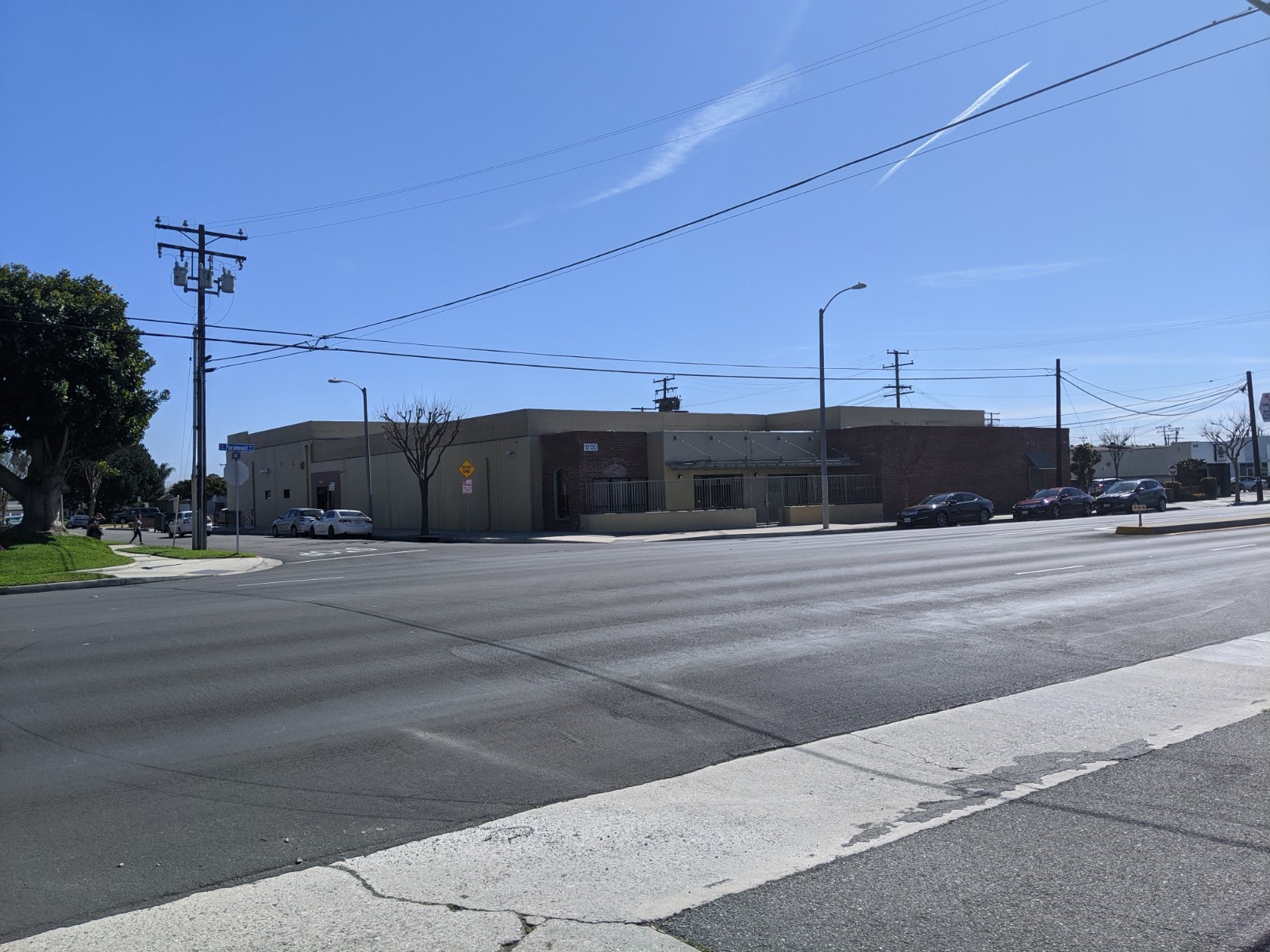 12130 Paramount Blvd, Downey, CA à louer Photo de l’immeuble– Image 1 sur 6