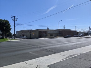 12130 Paramount Blvd, Downey, CA à louer Photo de l’immeuble– Image 1 sur 6