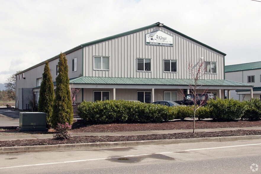 1311 SE Grace Ave, Battle Ground, WA à louer - Photo de l’immeuble – Image 3 sur 4