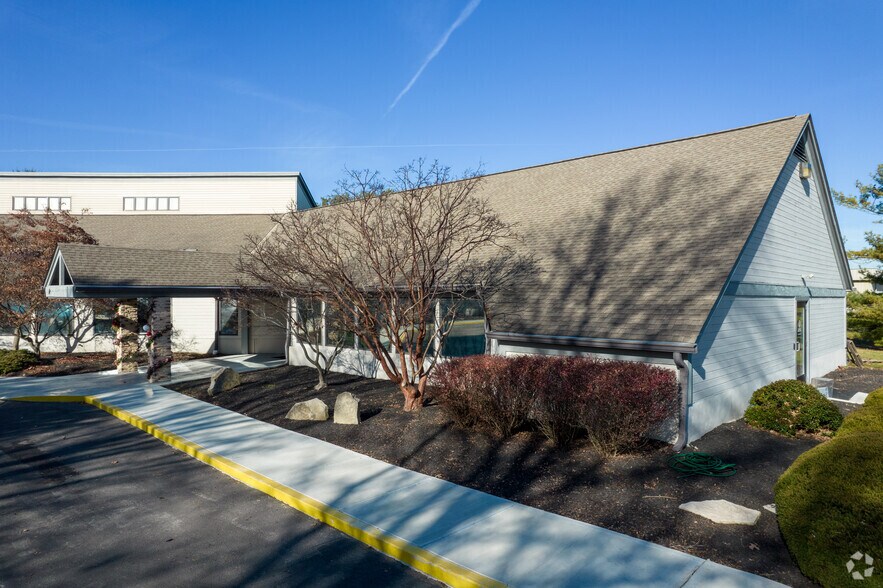 400 Venture Dr, Lewis Center, OH à louer - Photo de l’immeuble – Image 2 sur 12