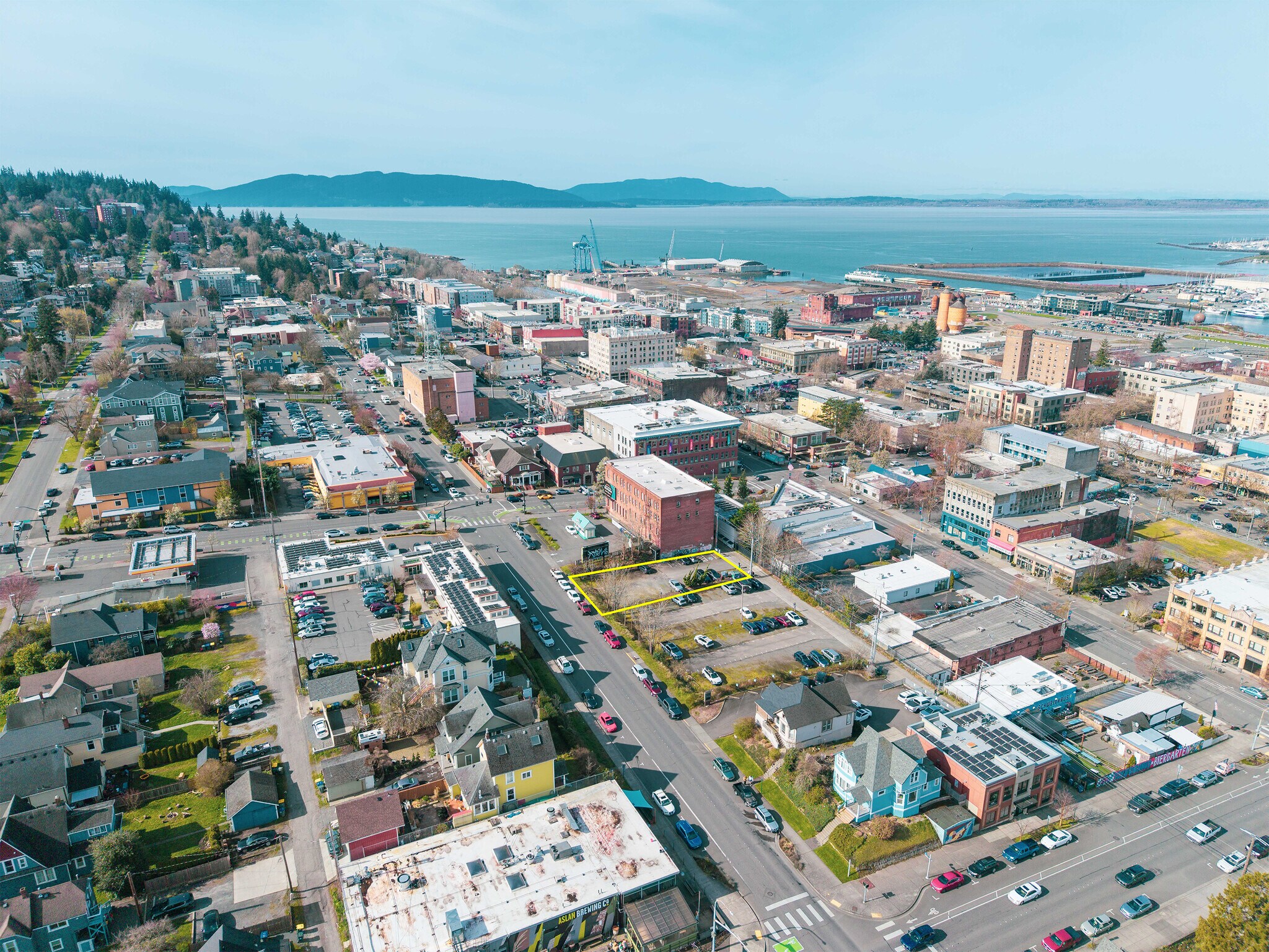 1305 N Forest St, Bellingham, WA à vendre Photo principale– Image 1 sur 2
