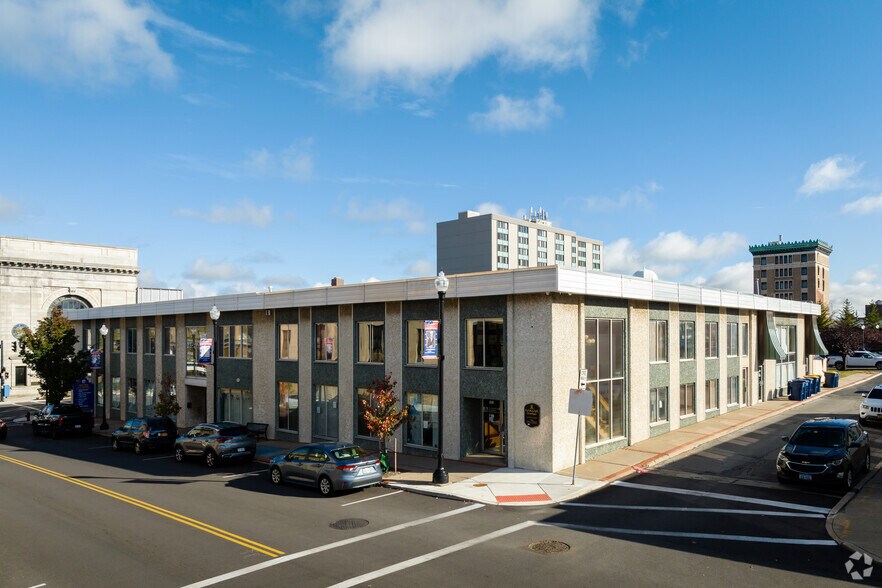 56-58 Main St, Lockport, NY à louer - Photo de l’immeuble – Image 1 sur 6