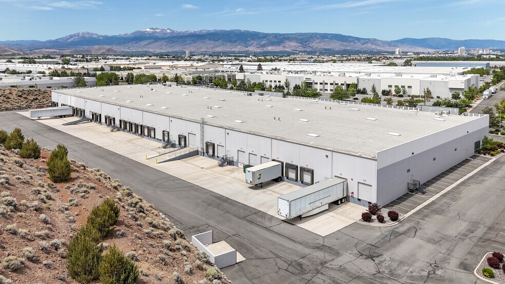 650 Vista Blvd, Sparks, NV à louer - Photo de l’immeuble – Image 1 sur 6