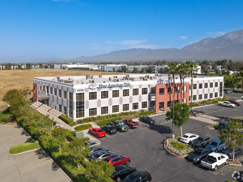 11175 Azusa Ct, Rancho Cucamonga, CA à louer - Photo de l’immeuble – Image 3 sur 18