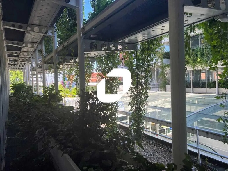 Bureau dans Aubervilliers à louer - Photo de l’immeuble – Image 2 sur 14