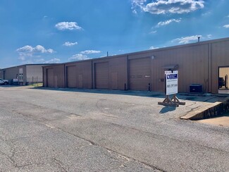 Plus de détails pour 1002 W Cotton St, Longview, TX - Industriel/Logistique à louer