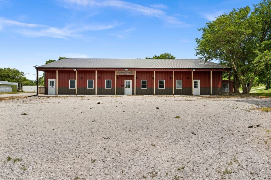 500 N Division St, Chenoa, IL à vendre - Photo de l’immeuble – Image 2 sur 26