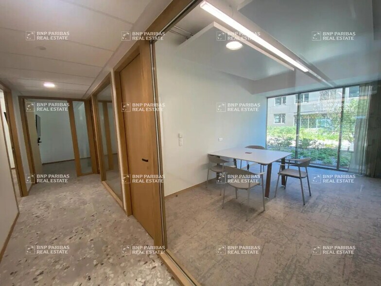 Avenue Du Vercors, Meylan à louer - Photo de l’immeuble – Image 3 sur 14