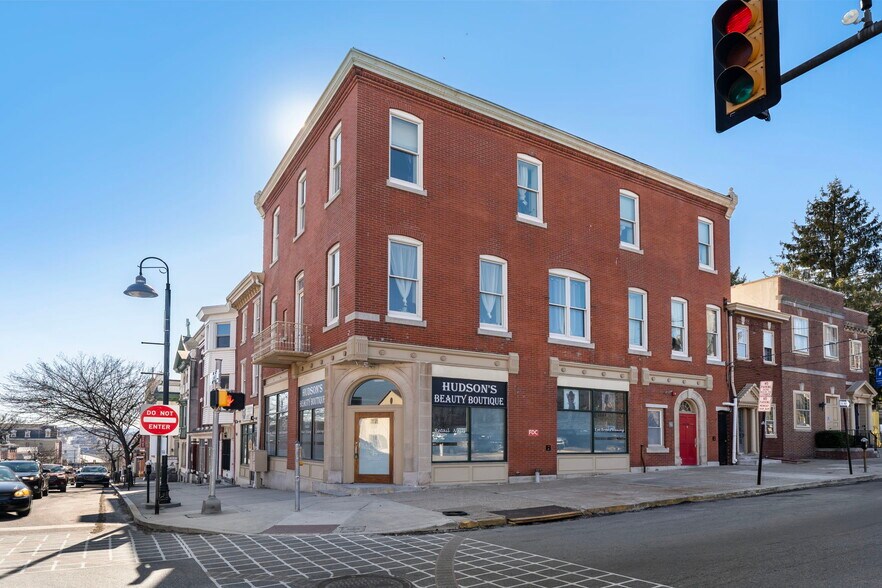 423-425 DeKalb St, Norristown, PA à vendre - Photo de l’immeuble – Image 1 sur 29