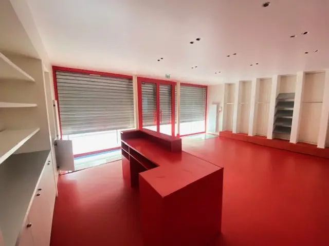 Local commercial dans Paris à louer - Photo intérieure – Image 3 sur 8