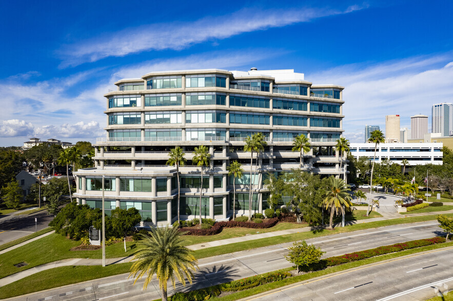 601 Bayshore Blvd, Tampa, FL à louer - Photo de l’immeuble – Image 3 sur 10